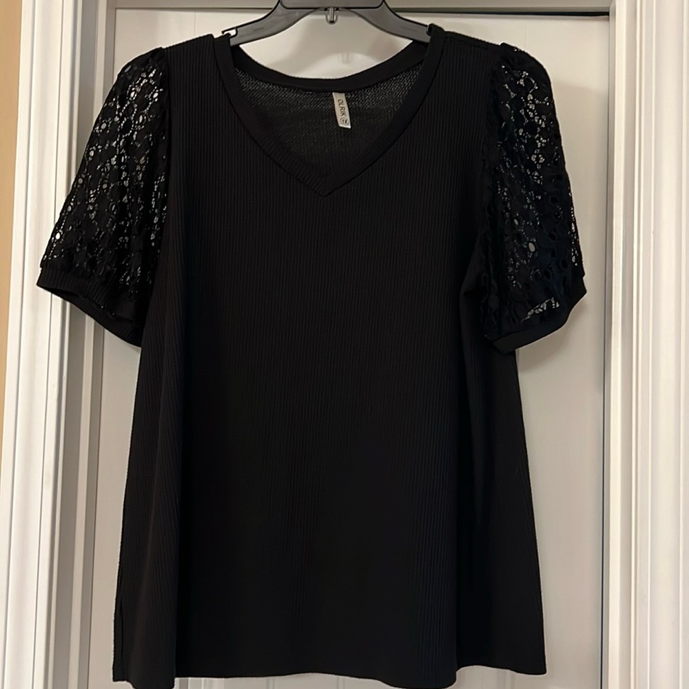 Olrik women’s black top